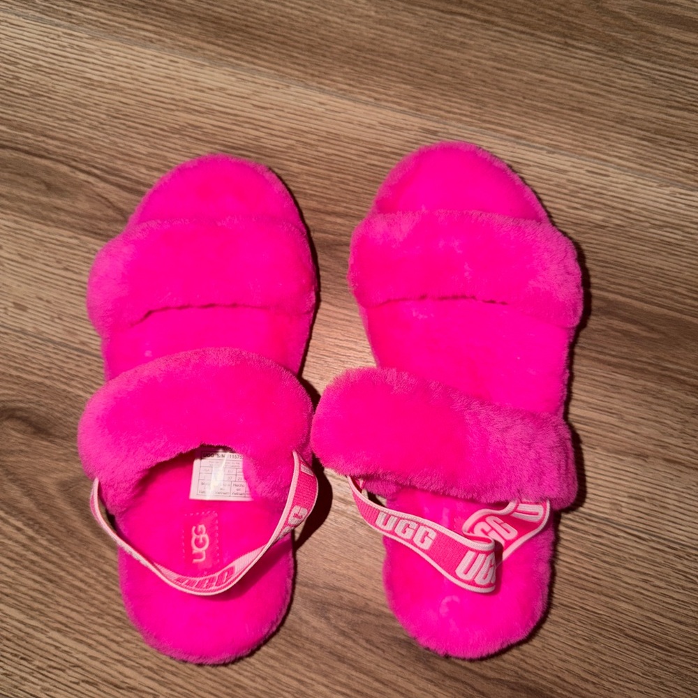 UGG Women's Vibrant Pink Fluffy Slippers